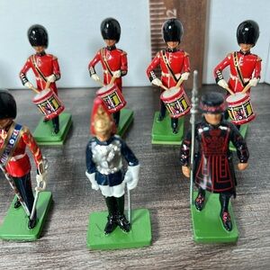 W. Britain 1990 England Collection Guard Soldier Figure Metal